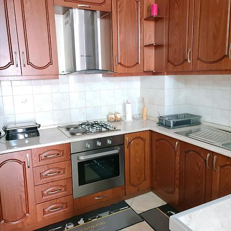 Erin Apartments Vlorë Exteriör bild