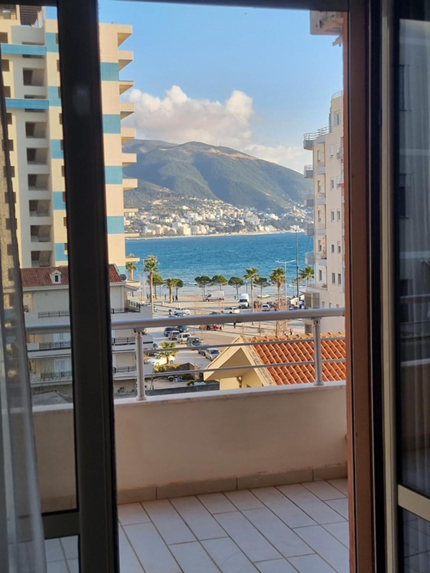Erin Apartments Vlorë Exteriör bild