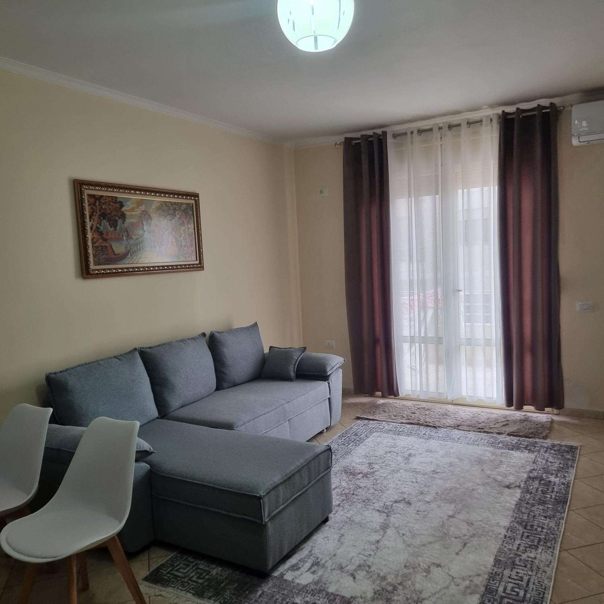 Erin Apartments Vlorë Exteriör bild