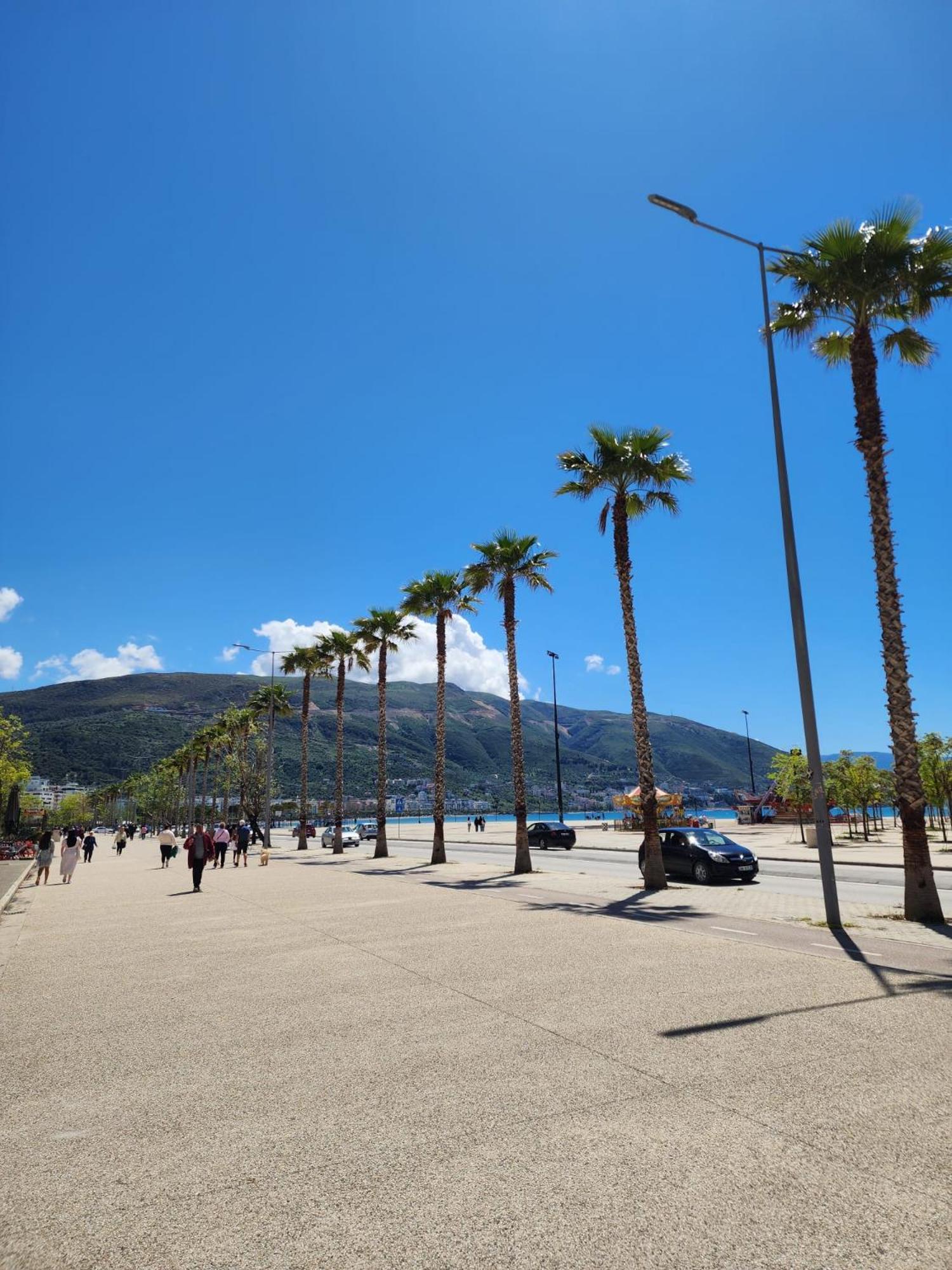 Erin Apartments Vlorë Exteriör bild