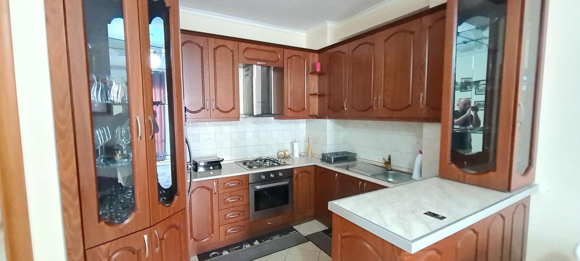Erin Apartments Vlorë Exteriör bild